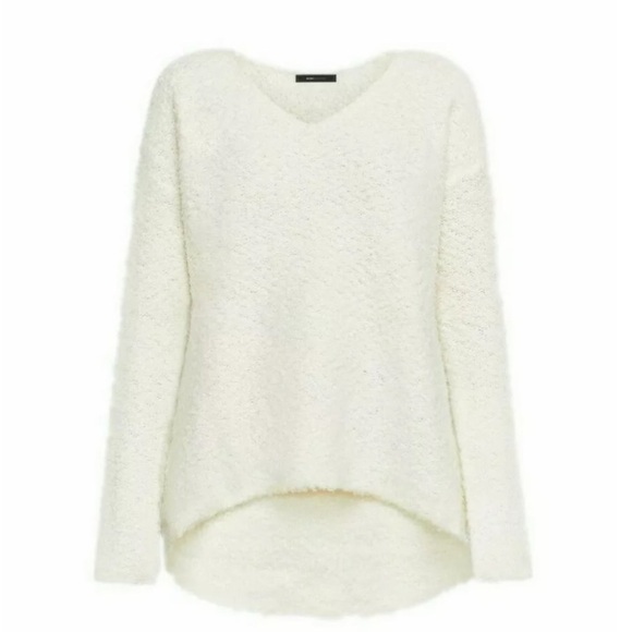 BCBGMaxAzria Sweaters - BCBGMAXAZRIA V-Neck Wool Blended Pullover Sweater
